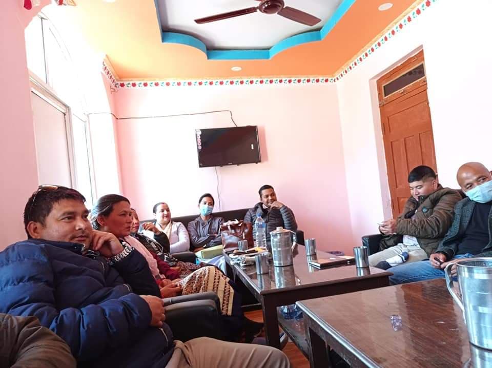 रोल्पामा साकोस प्रतिनिधिहरुबीच अन्तरक्रिया 