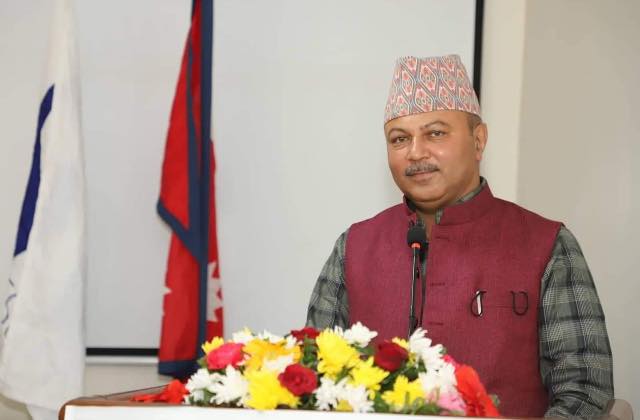 नेफ्स्कूनका बरिष्ठ उपाध्यक्ष ढकालद्वारा दोहोरो सदस्यता परित्यागः ऐन कार्यान्वयनमा प्रतिबद्ध रहेको भनाई
