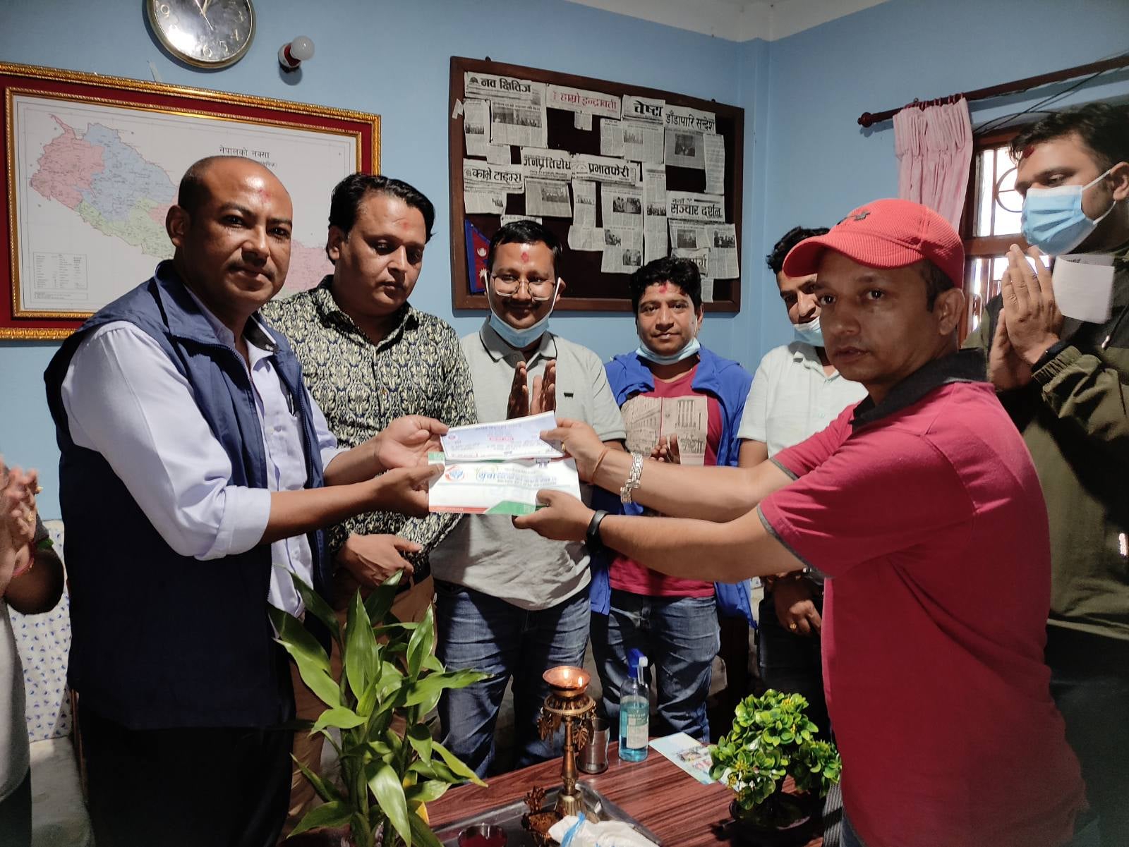 युवा साकोसद्वारा २५ औं स्थापना दिवसमा मानव कल्याण समाजलाई सहयोग