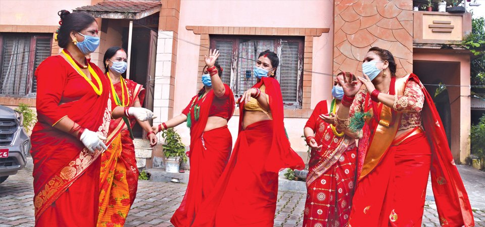 ‘तीजको भड्किलो र खर्चिलोपन हटाउँदै जानुपर्छ’