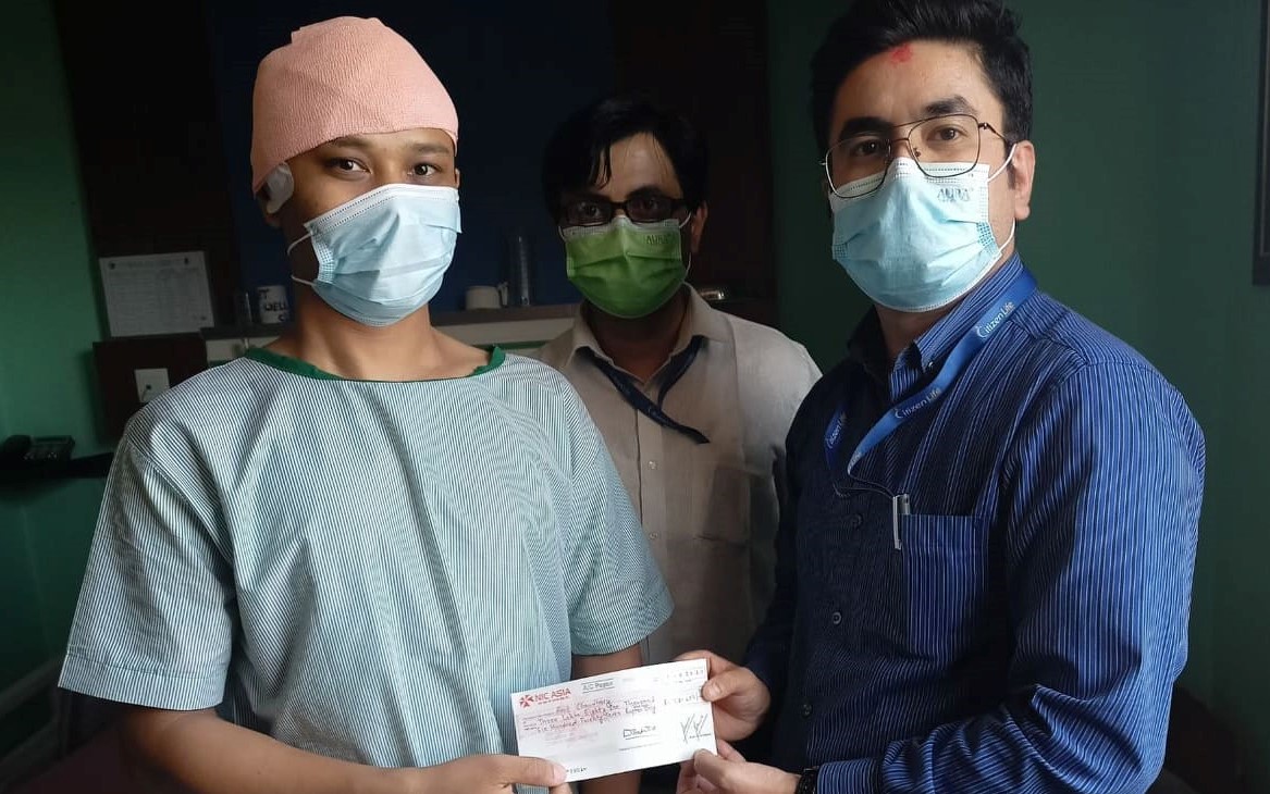 सिटिजन लाइफ इन्स्योरेन्सद्वारा नेफ्स्कून कर्मचारी चौधरीलाई बीमा रकम भुक्तानी 