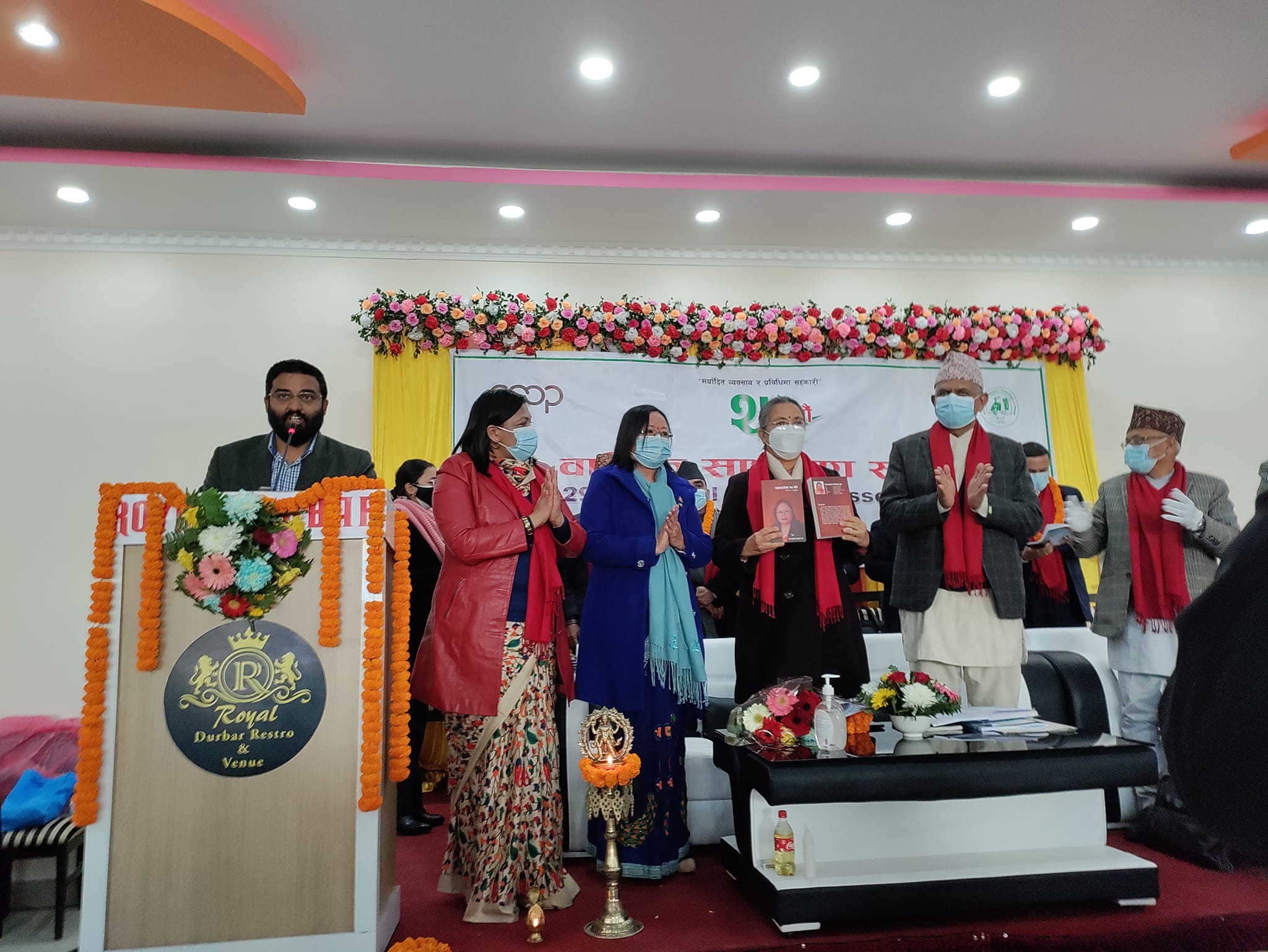 महासंघकी महाप्रबन्धक सुब्बाको पहिलो पुस्तक 'सहकारीमा २५ वर्षः भोगाई र अनुभूति' विमोचित