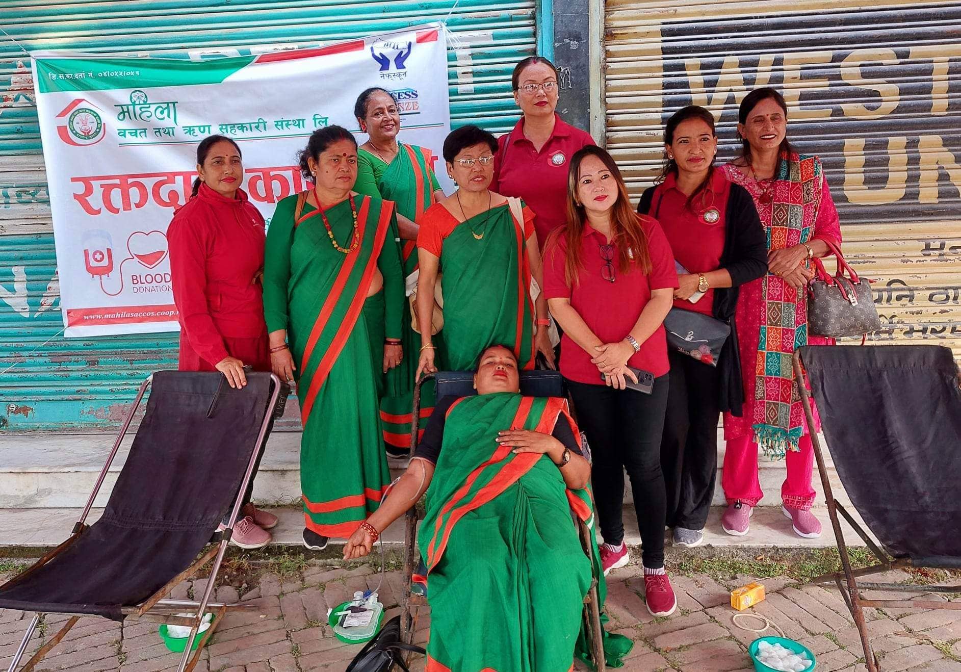 महिला साकोस इटहरीको आयोजनामा रक्तदान कार्यक्रम 