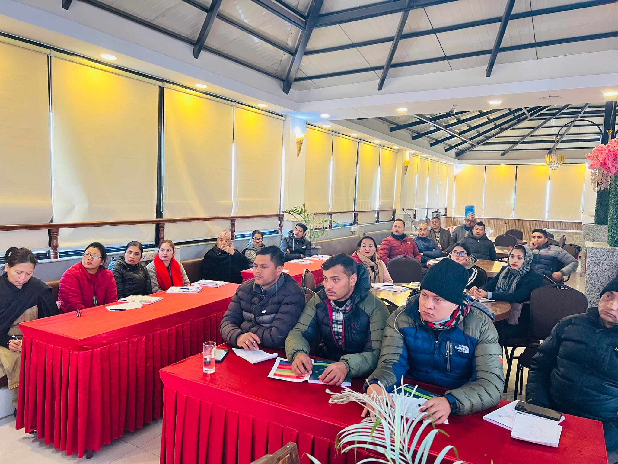 सदस्यसँग नेफ्स्कून अन्तरक्रिया