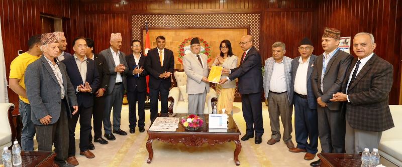 सहकारी क्षेत्र सुधार सुझाव कार्यदलले प्रधानमन्त्रीलाई बुझायो प्रतिवेदन