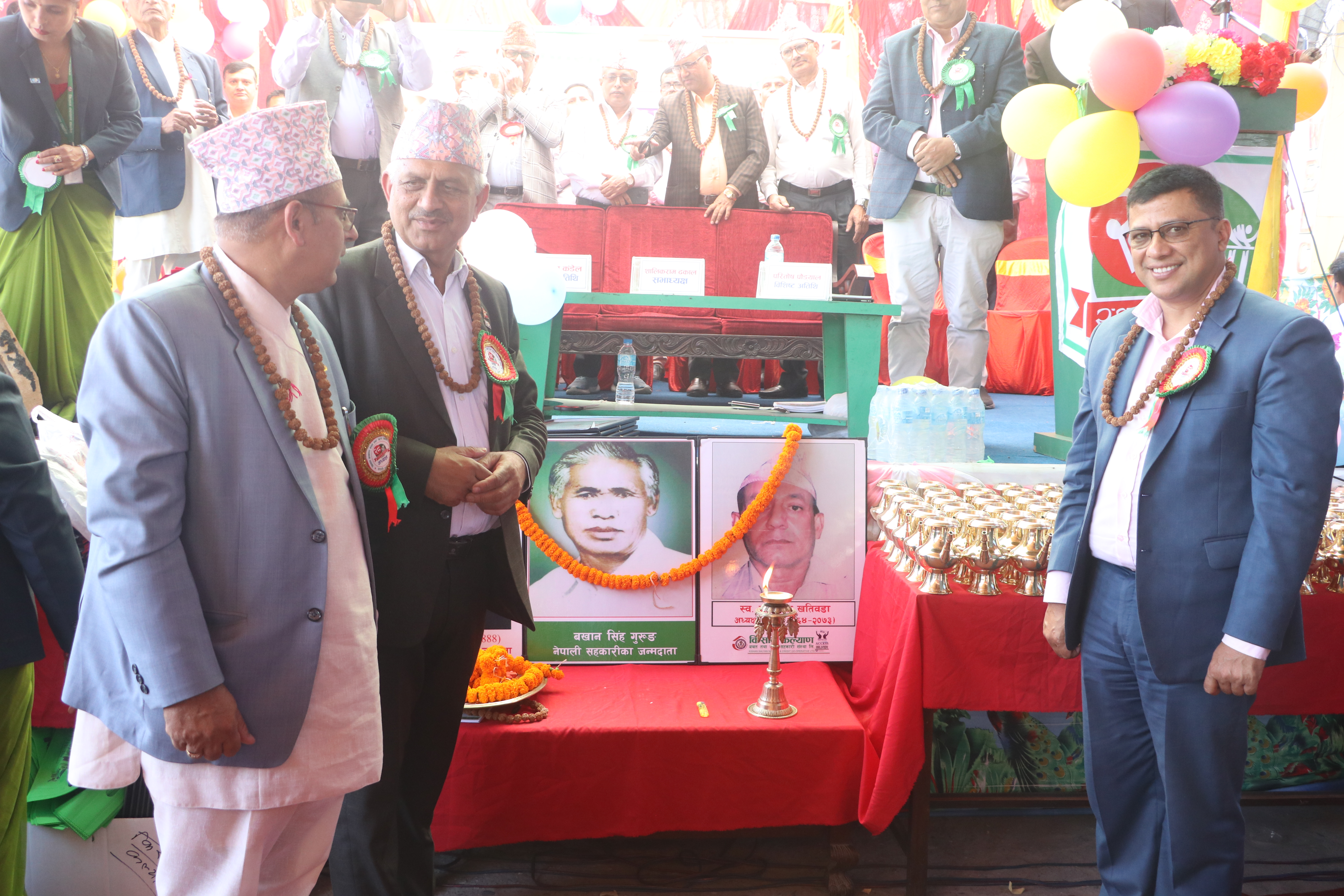 किसान कल्याण साकोसको २८औँ स्थापना दिवसमा महासंघ अध्यक्ष कडेल सम्मानित