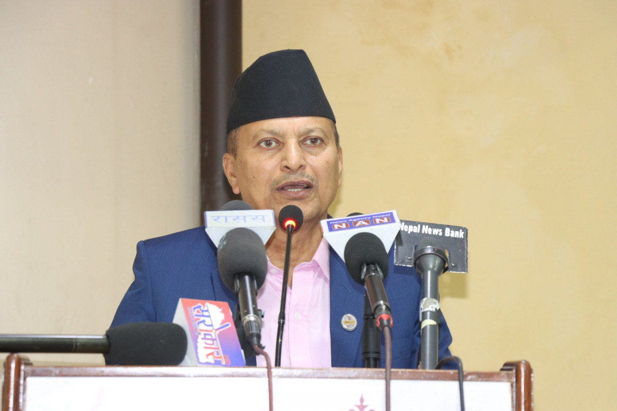 कानून कार्यान्वयनमा ध्यान दिन मन्त्री बलराम अधिकारीको आग्रह  