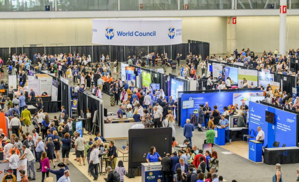 तस्बिरमा हेर्नुहोस् विश्व क्रेडिट युनियनको जमघट