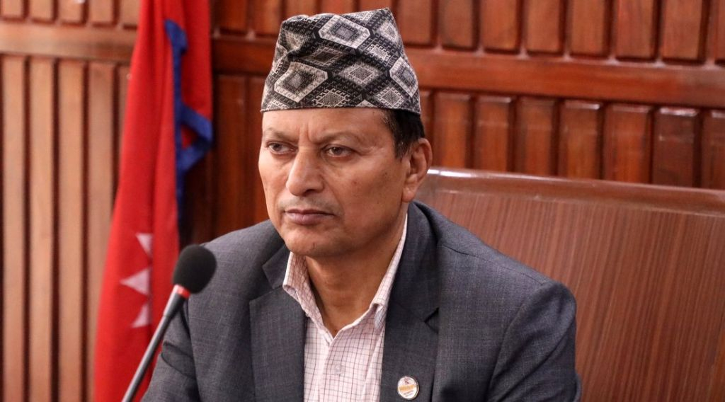 सहकारी मन्त्री अधिकारीद्वारा कर्मचारीलाई निर्देशन