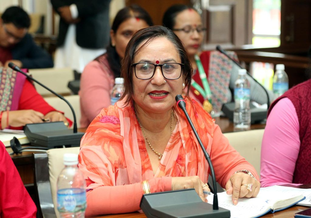 महिला सहकारीकर्मीहरुसँग गर्यो संसदीय छानविन समितिले छलफल