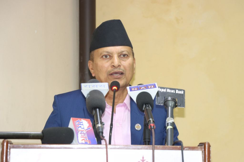 एक दुई वर्षभित्रै सहकारीका समस्या समाधान हुने गरी काम गरिरहेका छौं:  मन्त्री अधिकारी