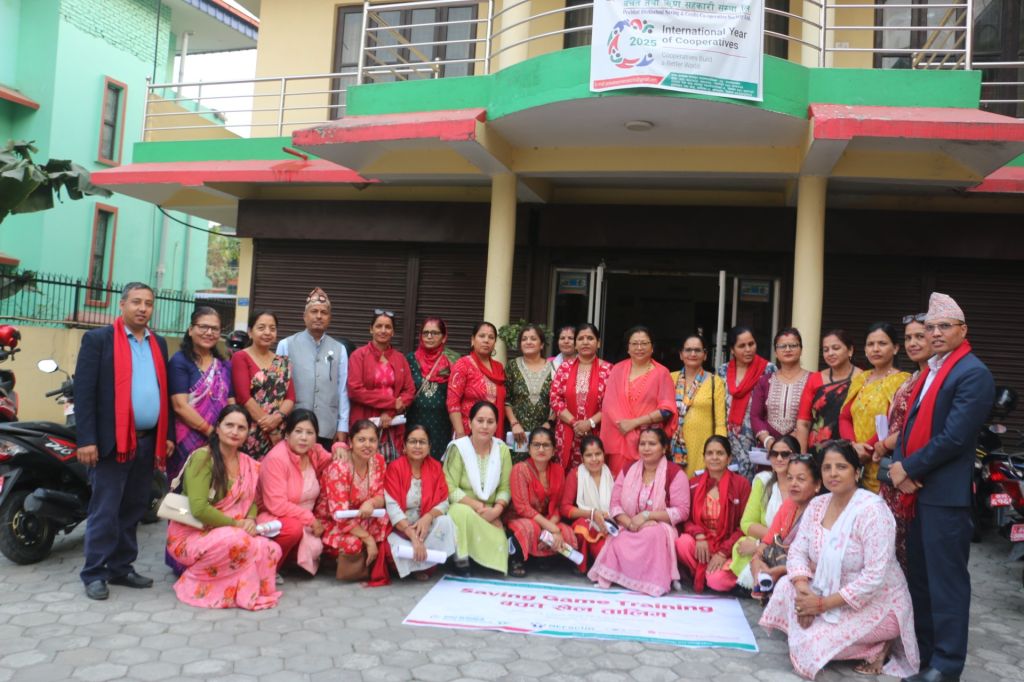 प्रभात दिदीबहिनी साकोसका दिदीबहिनीहरुलाई बचत खेल तालिम 